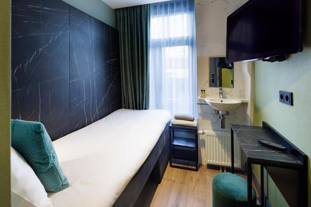 Ciao Papa Hotel Amsterdam Central Station Exterior foto